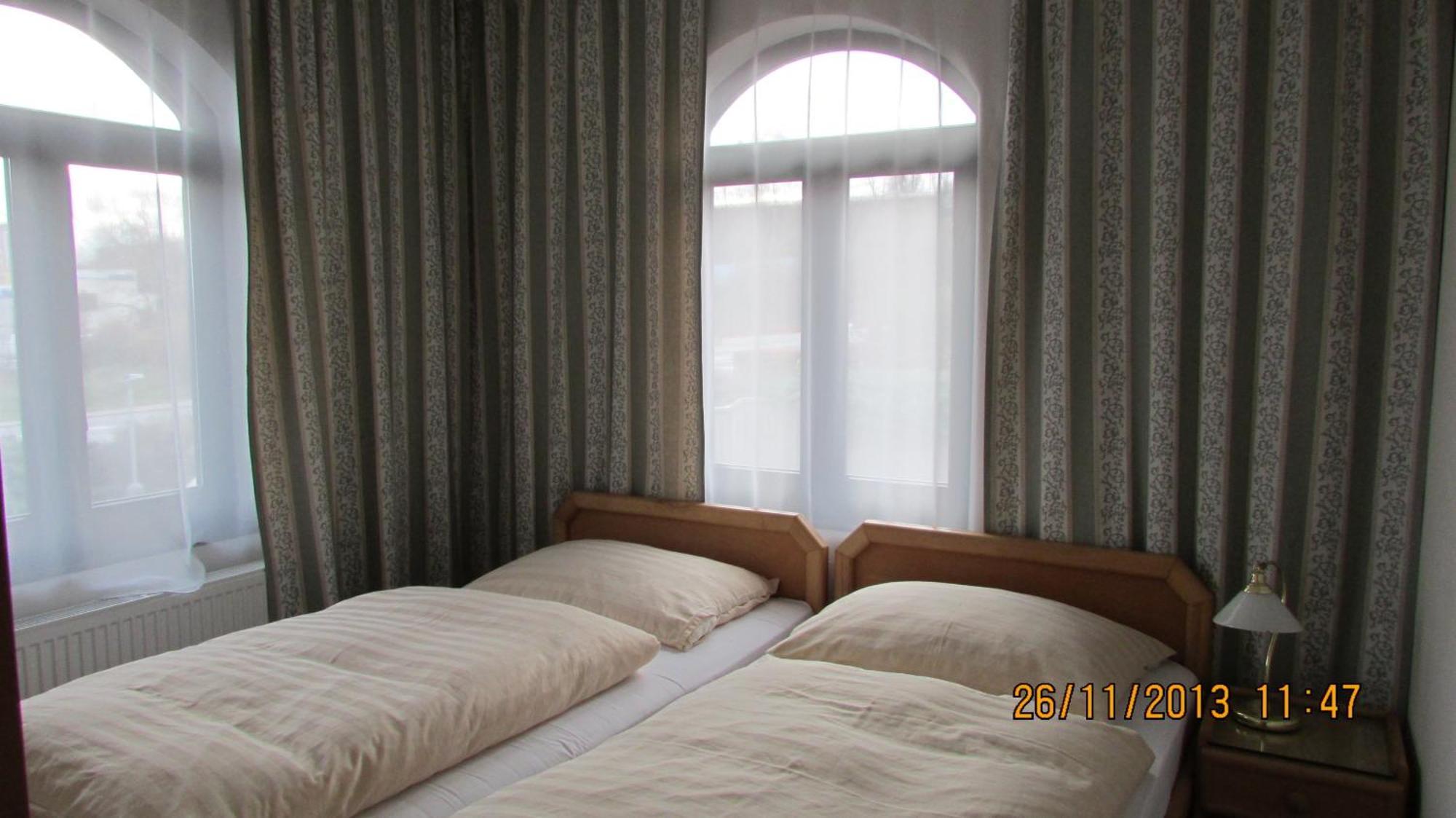 Villa Jinonice Prague Ngoại thất bức ảnh